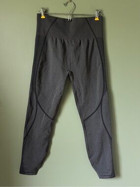 H&M Workout Set - Leggings (M) + Top (L)